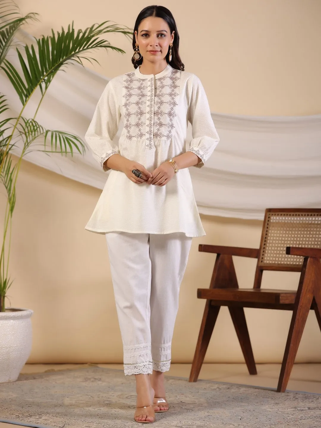 Jashvi Off-White Ethnic Motif Printed Cotton Dobby Tunic With Thread Work Embroidery