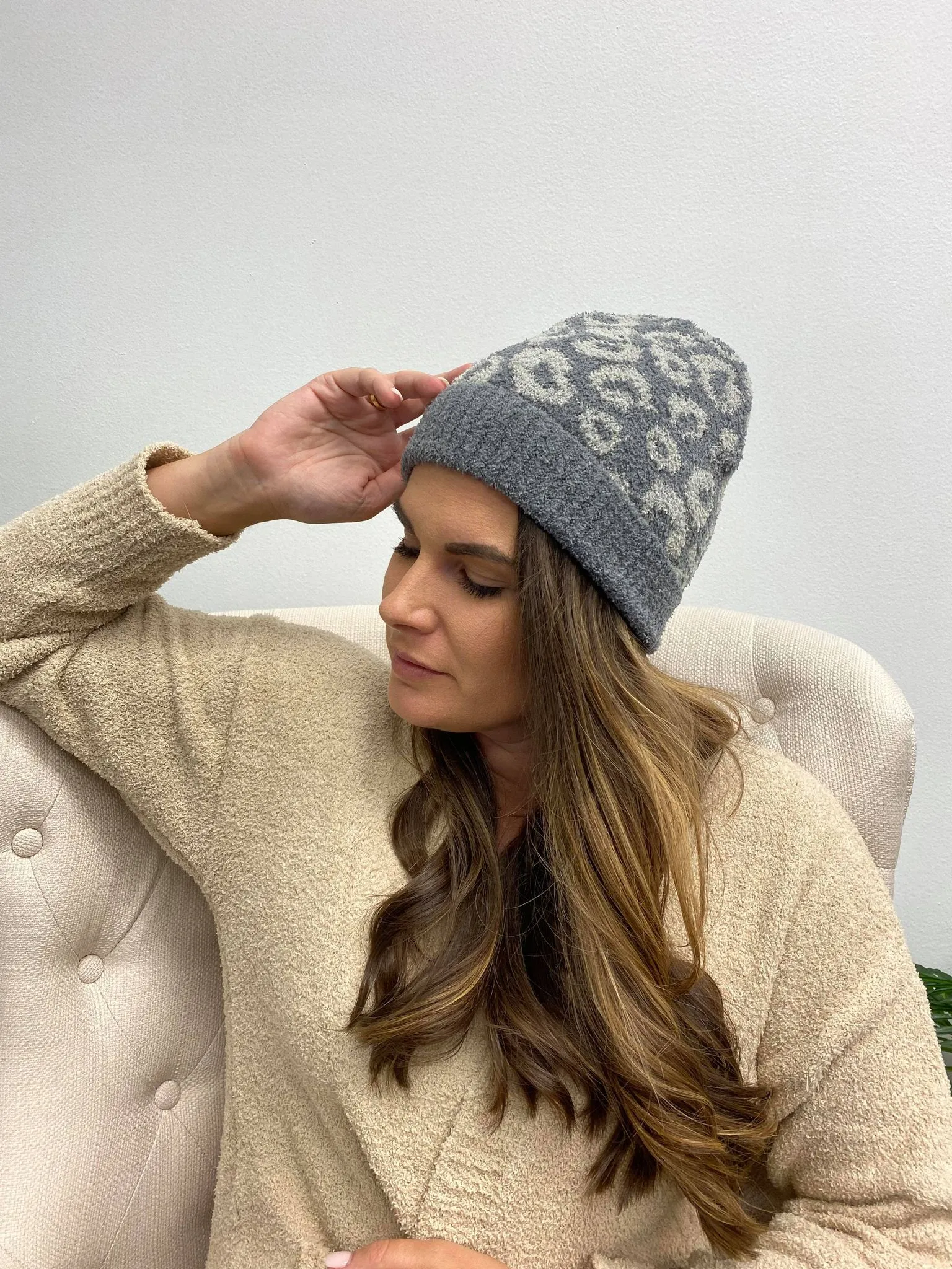 Luxury Cozy Printed Beanie - Gray Leopard