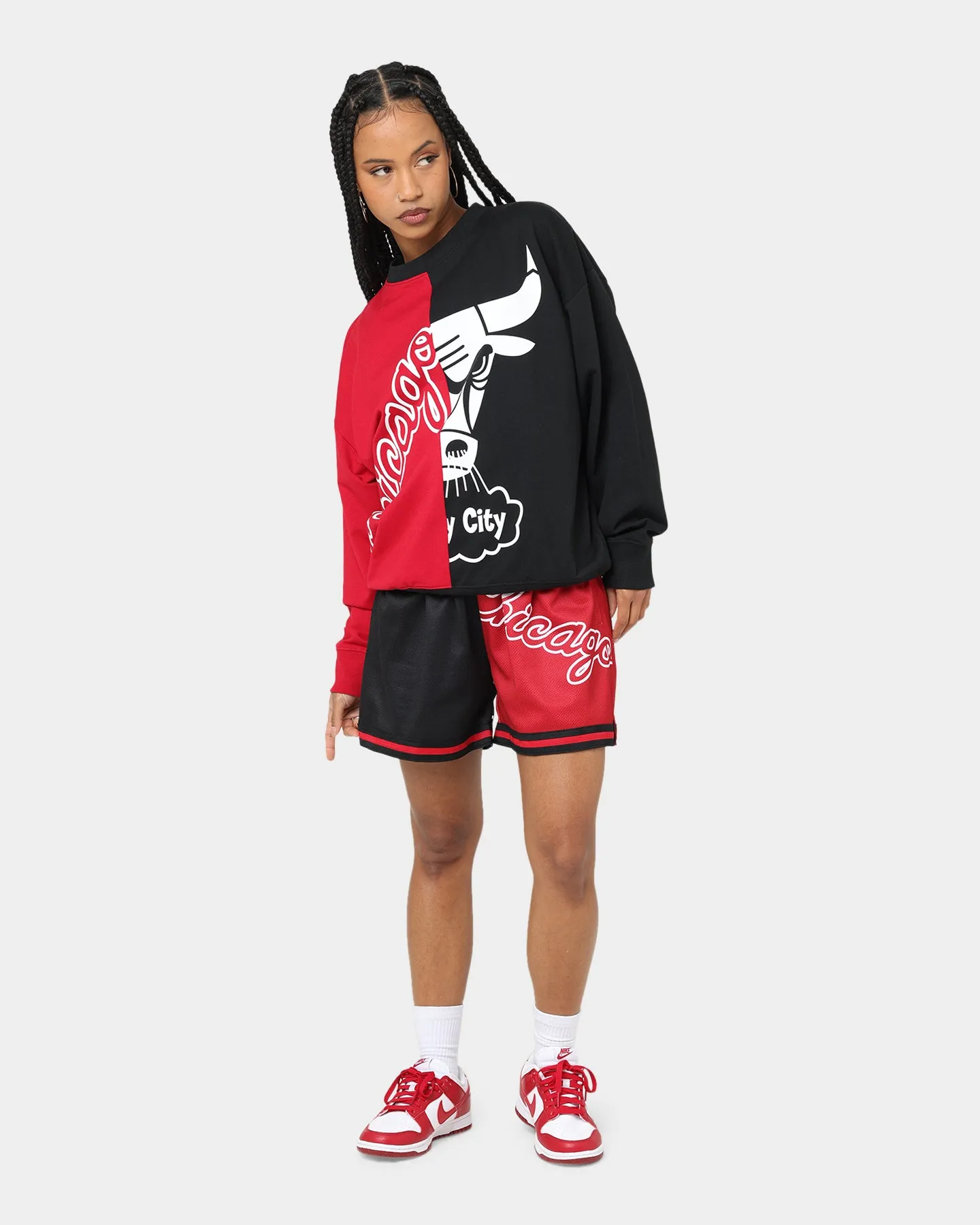 Mitchell & Ness Women's Chicago Bulls Big Face 5.0 Crewneck Red