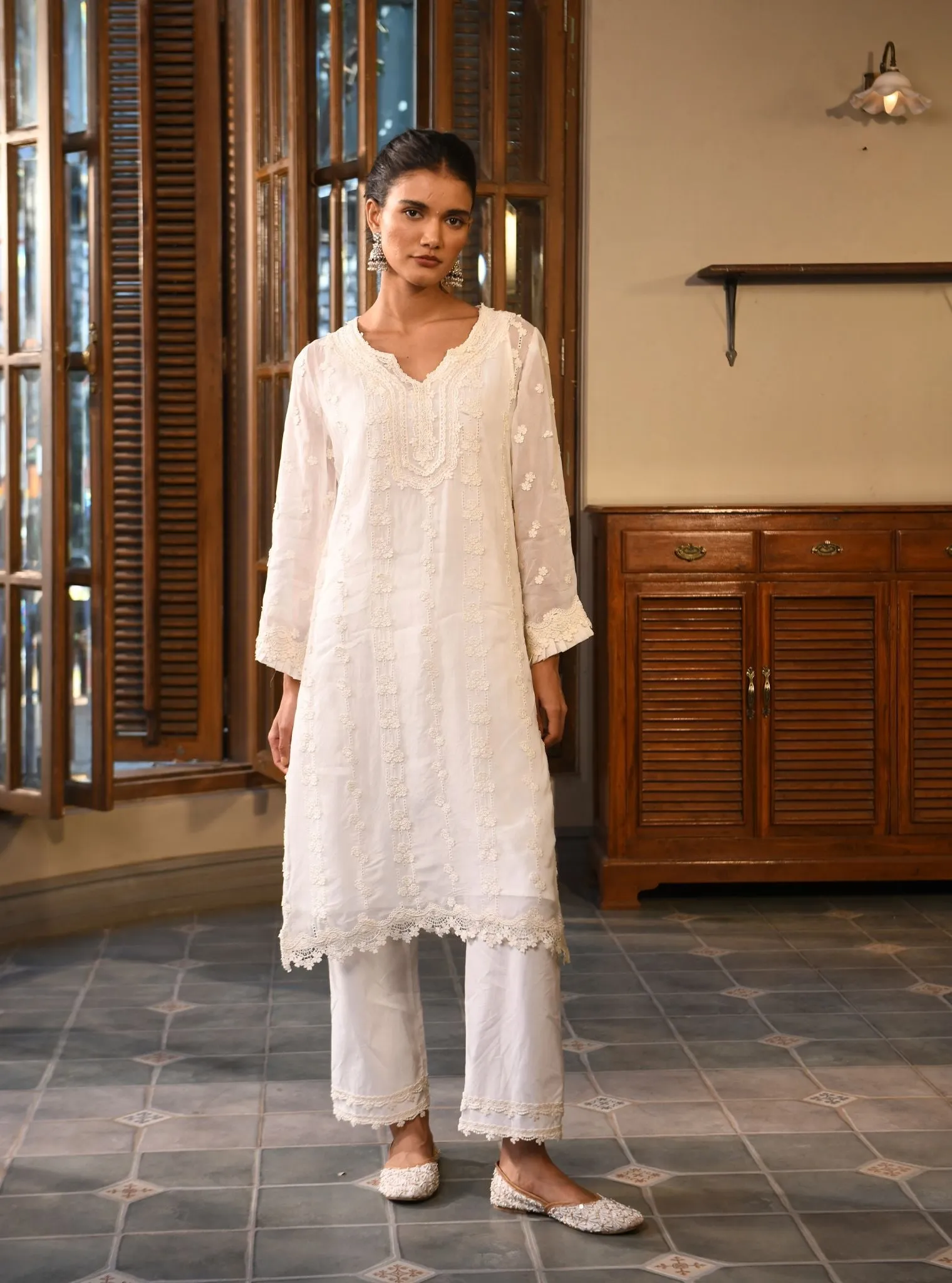 Mulmul Organza Azita White Kurta With Mulmul Cotton Azita White Pant