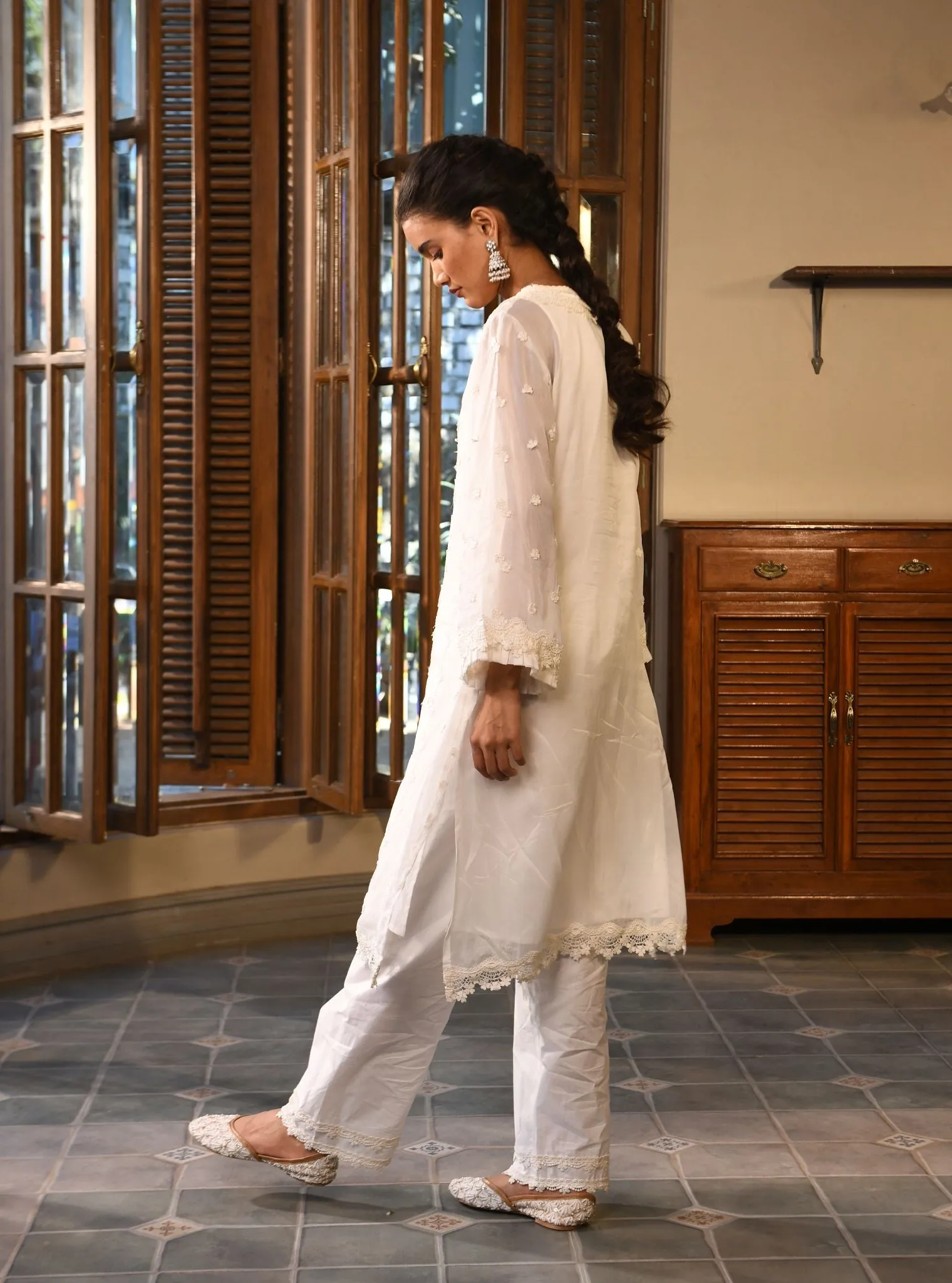 Mulmul Organza Azita White Kurta With Mulmul Cotton Azita White Pant