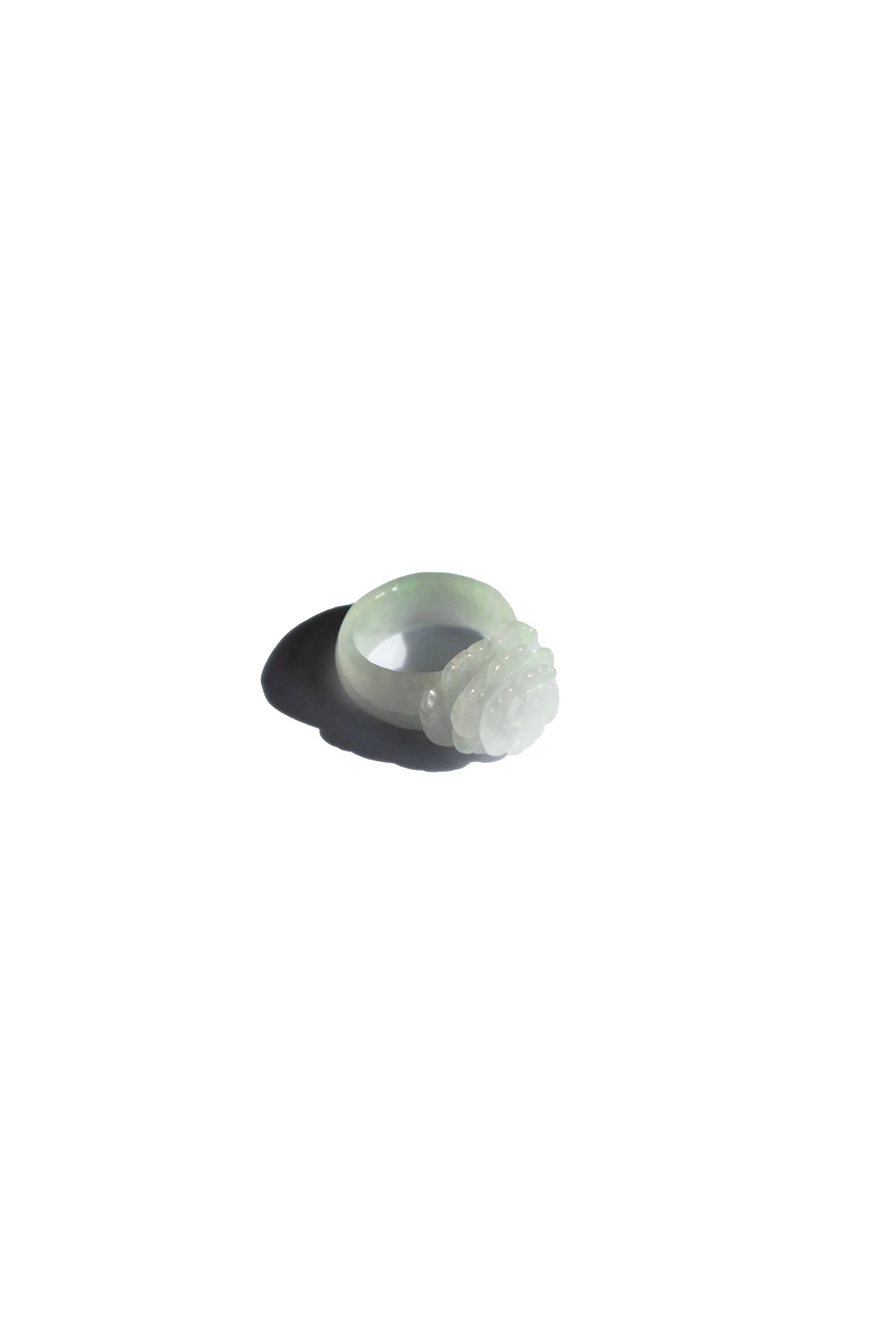 Rose — Off-white jade ring