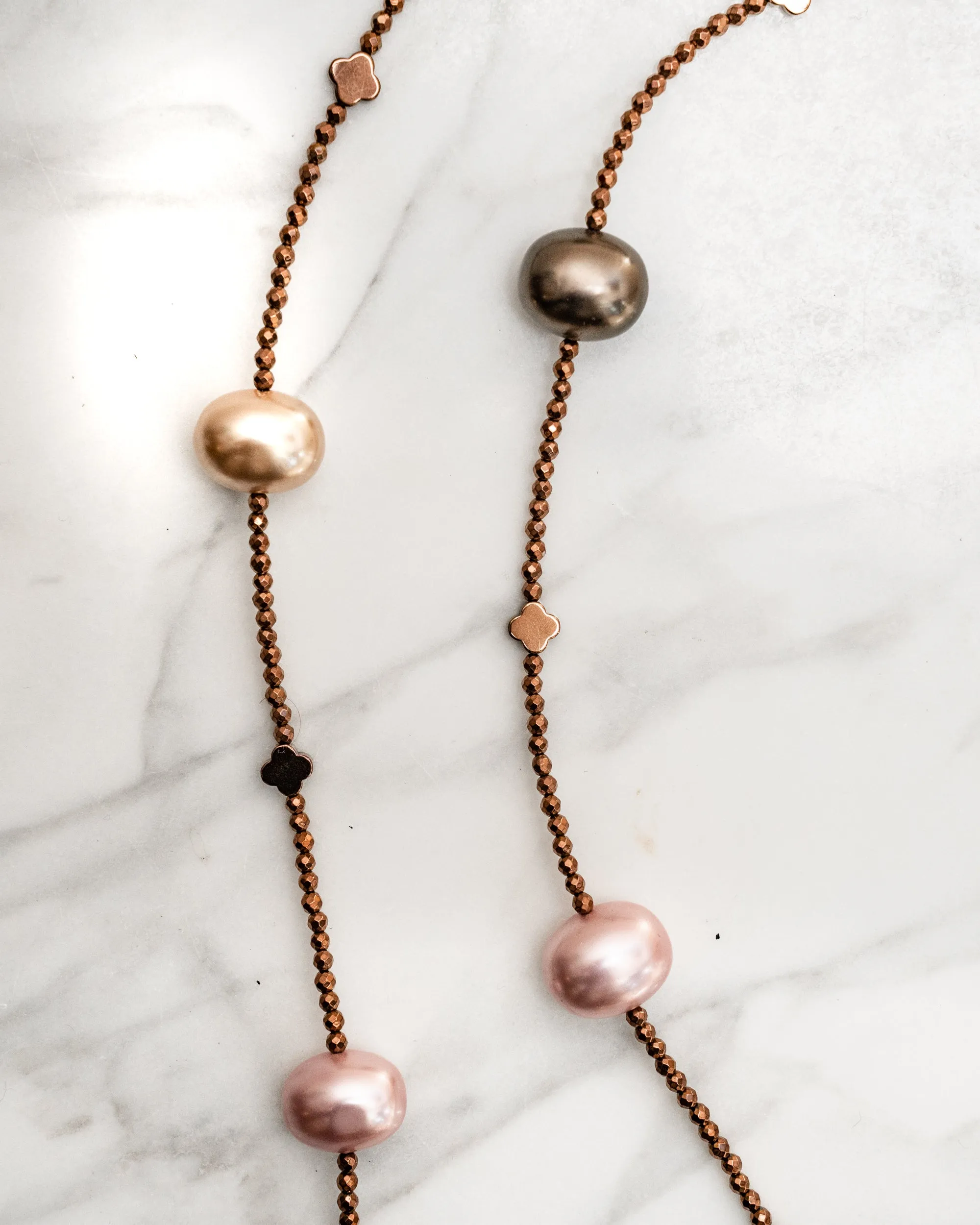 Shell Pearl Noir Fleur Necklace