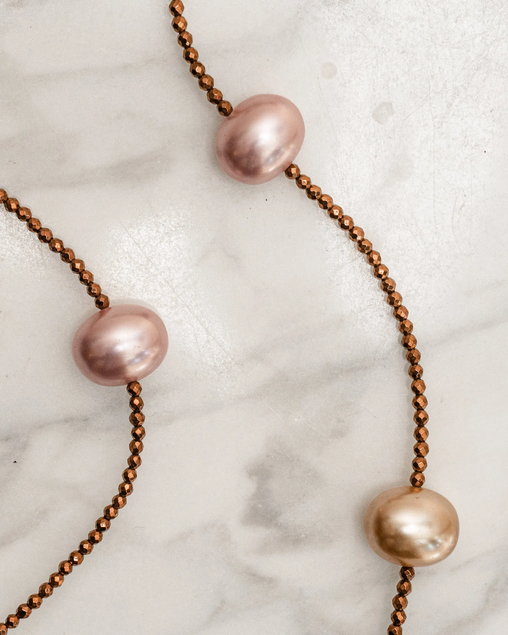 Shell Pearl Noir Necklace