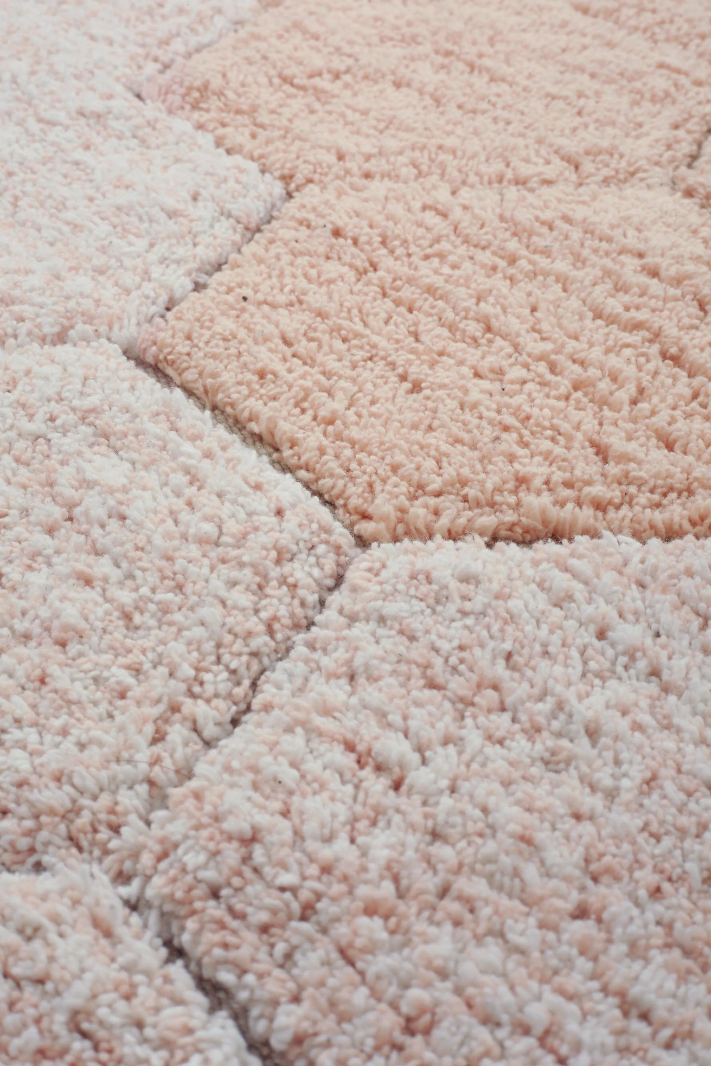 WASHABLE ROUND RUG HONEYCOMB ROSE