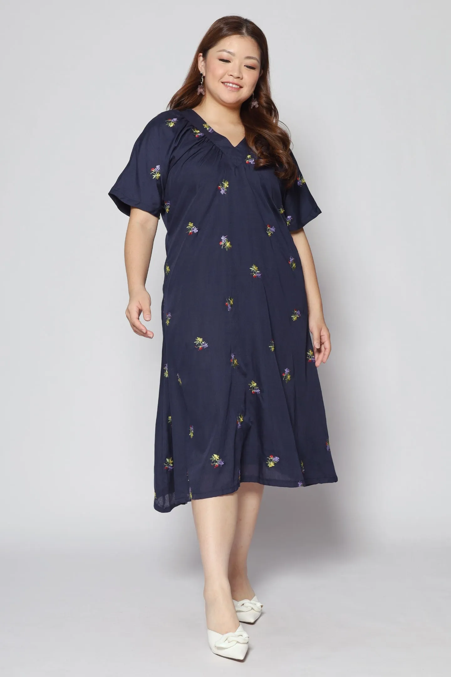 Whitney V Dress in Holly Embroidery