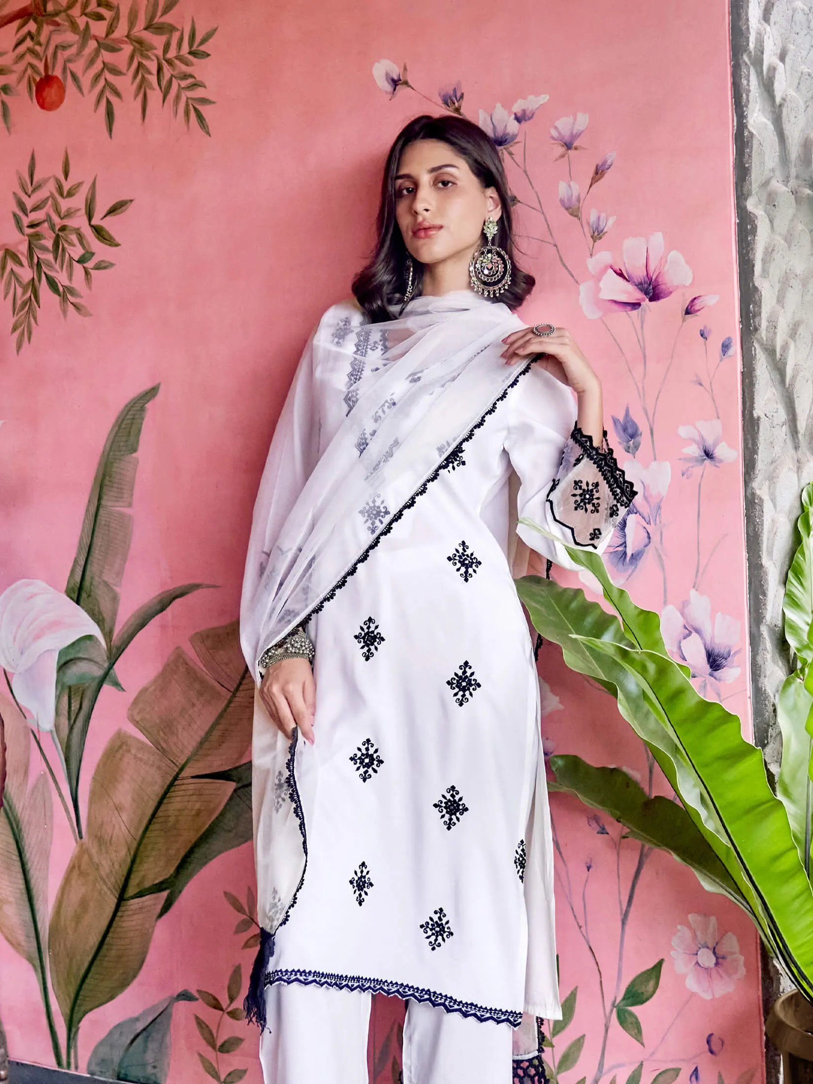 Women Rayon White Kurta Comfort Pant Dupatta